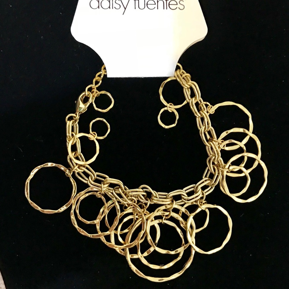 Daisy Fuentes: Gold Hoops Chain Bracelet, (7 ¾”)